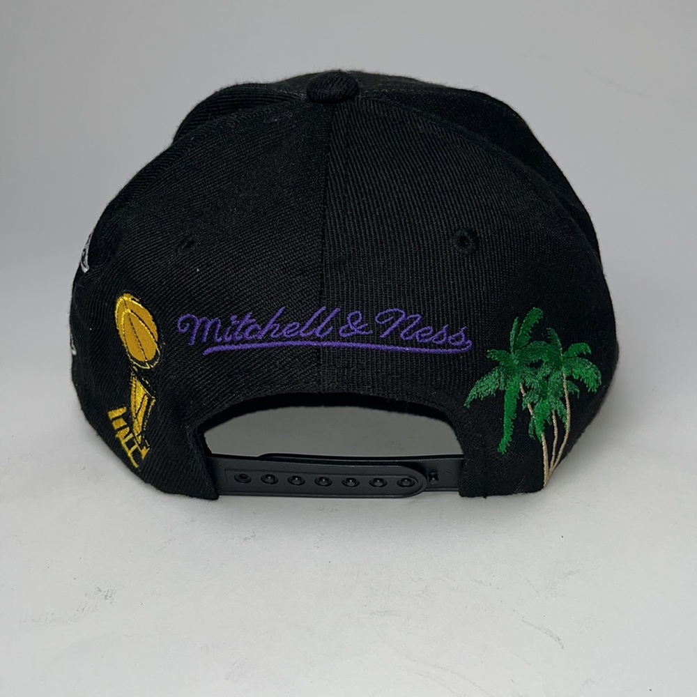 NWOT Mitchell & Ness Los Angeles Lakers Cali Adjustable Embroidered SnapBack Hat - Picture 4 of 5
